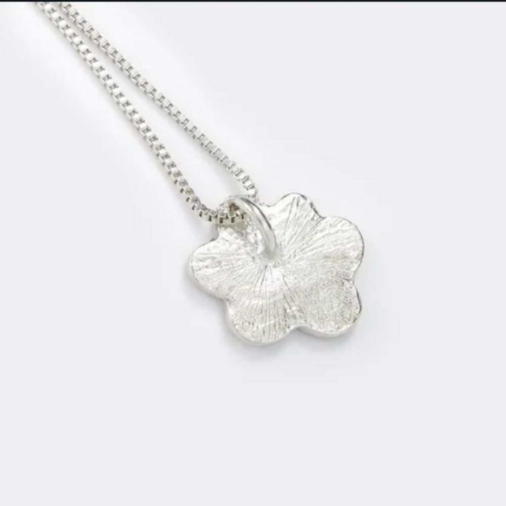 New Paw Print Rhinestone Necklace - Picture 4 of 4